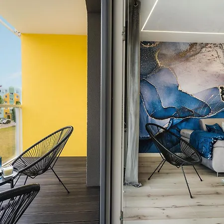 アパート Sea Faktura